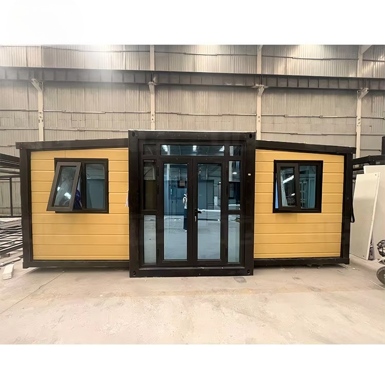 Home Office In Living Room - Casa Container Amarela Personalizada de 20