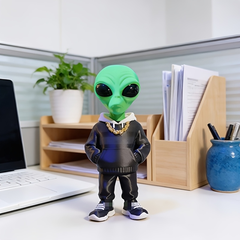 Home Office With Bookshelves - 1 Peça de Figura Alienígena Verde